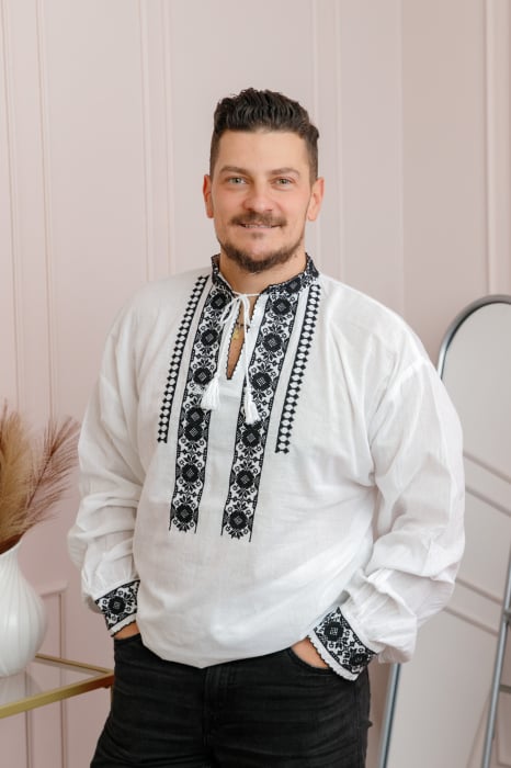 Camasa barbateasca traditionala alba cu motiv floral negru Mircea 02