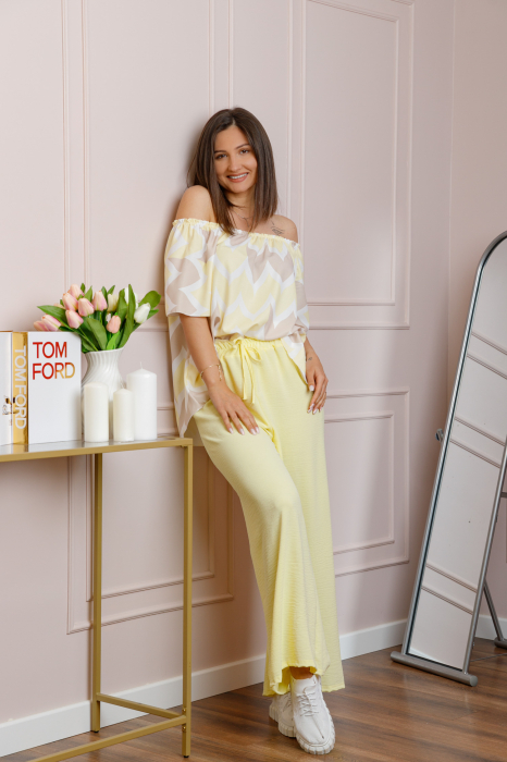 Compleu dama Eleanor cu bluza vaporoasa si pantaloni largi - Galben pastel