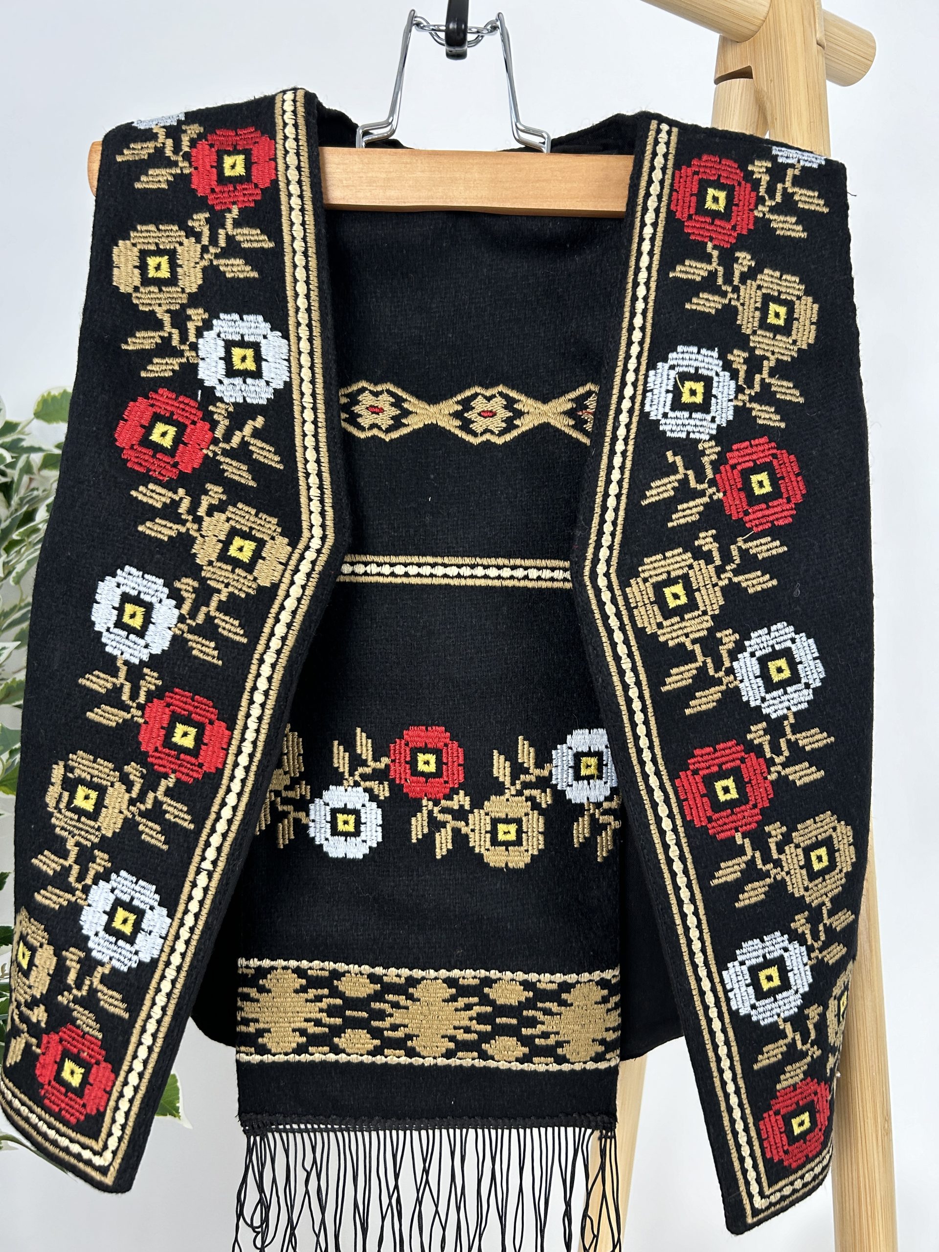 Costum tradițional fete TM1867 motive florale - 10