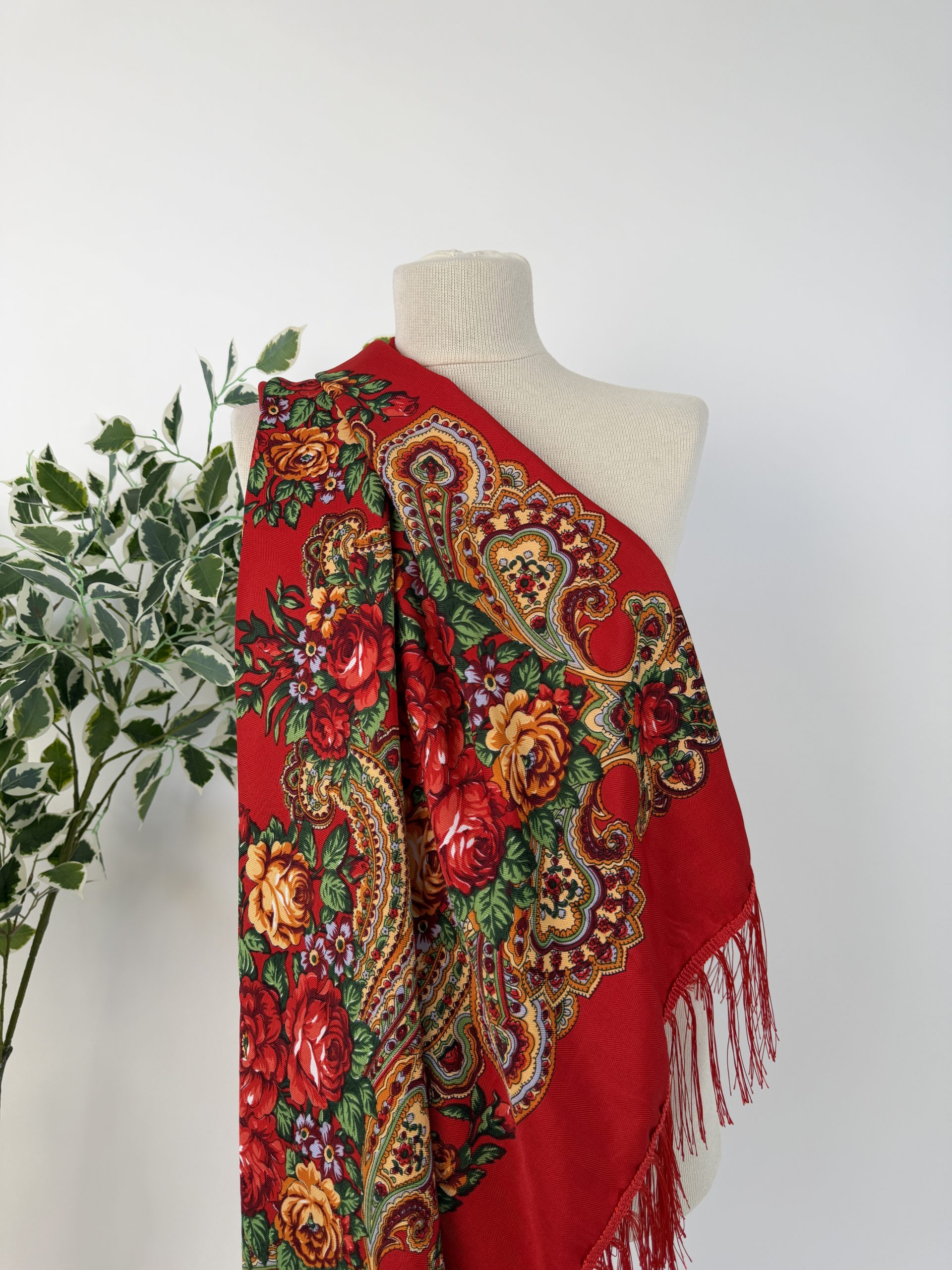 Eșarfă elegantă cu imprimeu floral și franjuri fine TM2353