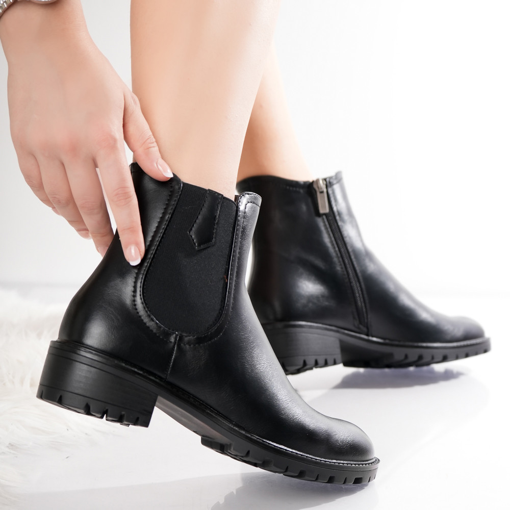Ghete Dama Imblanite Negre din Piele Ecologica Velvet - poza 3