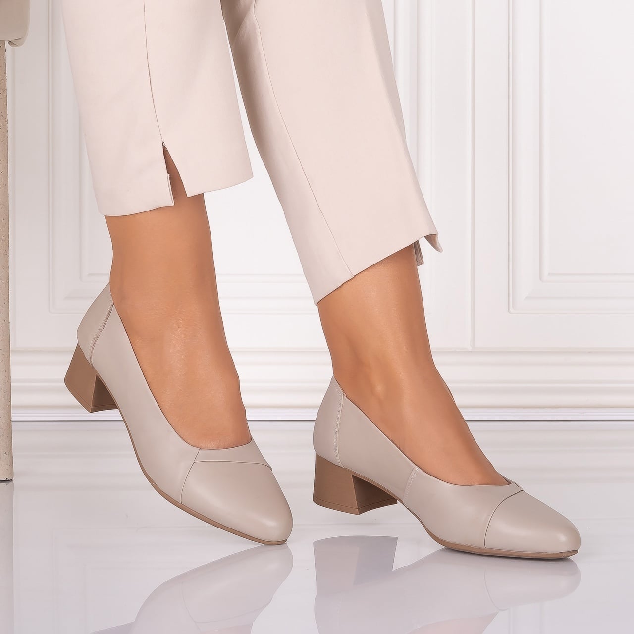 Pantofi dama cu toc Bej din Piele Naturala Rimela - poza 1