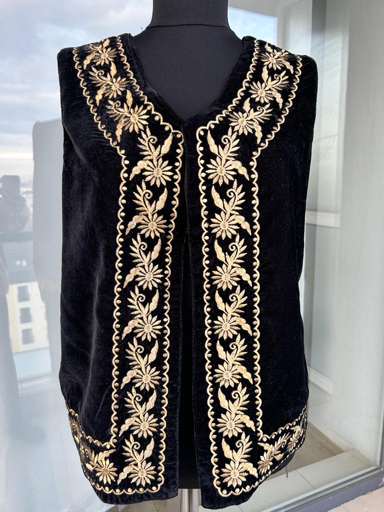 Vestă tradițională femei din catifea TM417 *motive florale* - 3XL